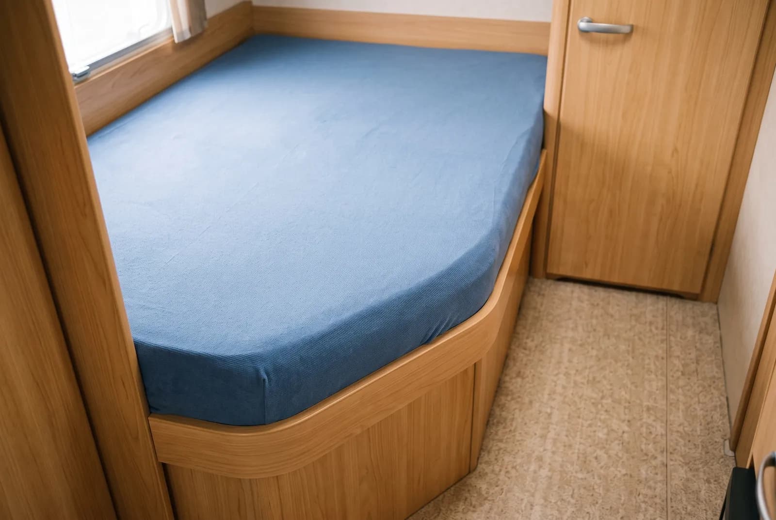 Detail van een Beyerland Frans bed